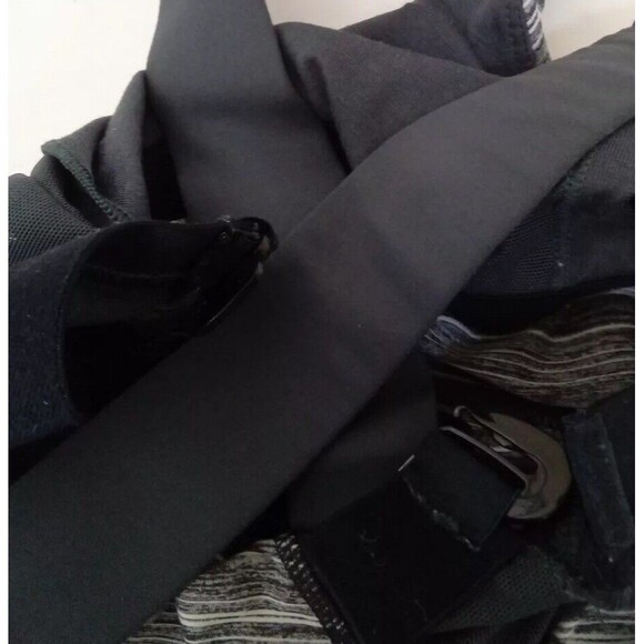 Lululemon Racerback Tank Top Grey Stripe Size 6 Athletic Workout Yoga - Picture 4 of 4